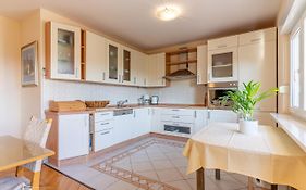 Apartment Luno