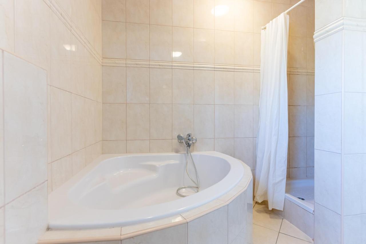 Apartment Luno Kaštela Zewnętrze zdjęcie