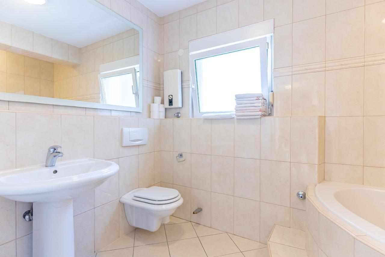 Apartment Luno Kaštela Zewnętrze zdjęcie