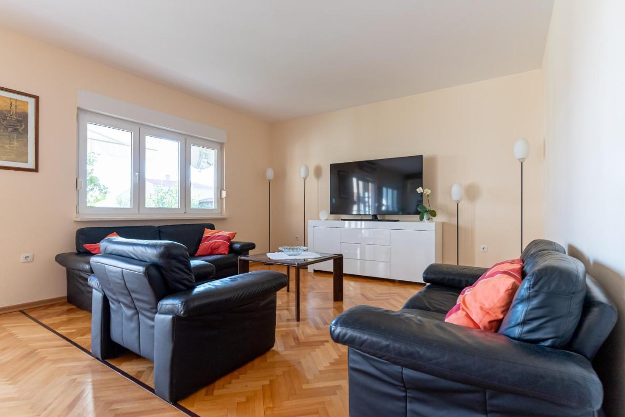 Apartment Luno Kaštela Zewnętrze zdjęcie