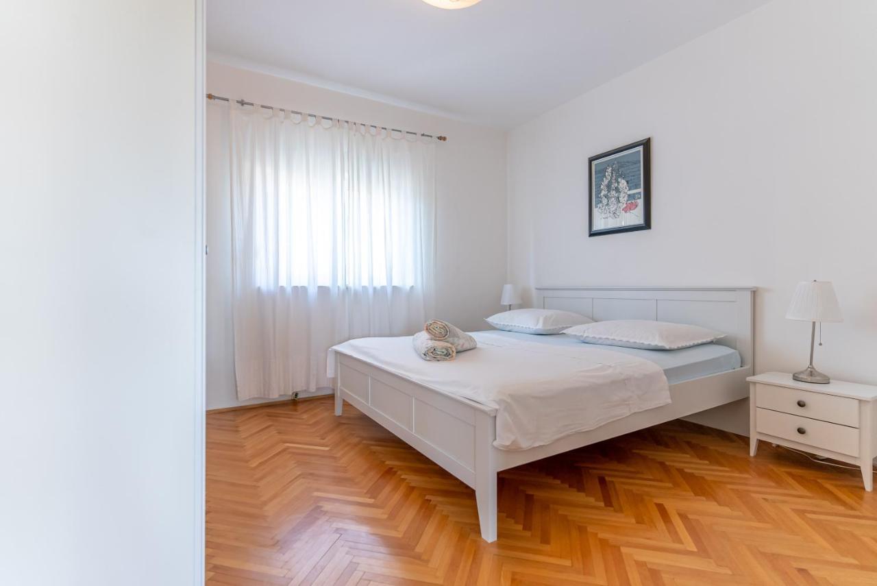 Apartment Luno Kaštela Zewnętrze zdjęcie